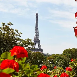 Plaza Athénée - Dorchester Collection Paris